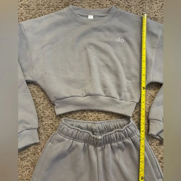 Alo Yoga Accolade Set in Lunar Grey size XS - Picture 10 of 14